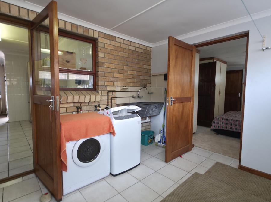 3 Bedroom Property for Sale in Wavecrest Eastern Cape